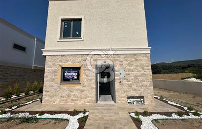 ÇANAKKALE GÜZELYALIDA MÜSTAKİL HAVUZLU SATILIK 3+1 VİLLA