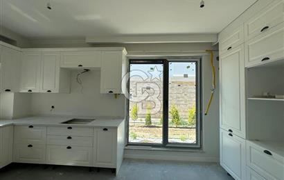 ÇANAKKALE GÜZELYALIDA MÜSTAKİL HAVUZLU SATILIK 3+1 VİLLA