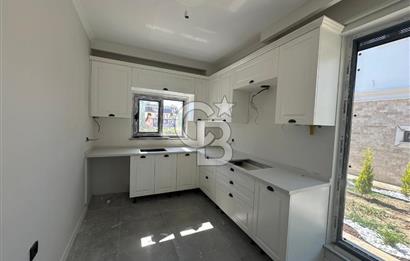 ÇANAKKALE GÜZELYALIDA MÜSTAKİL HAVUZLU SATILIK 3+1 VİLLA
