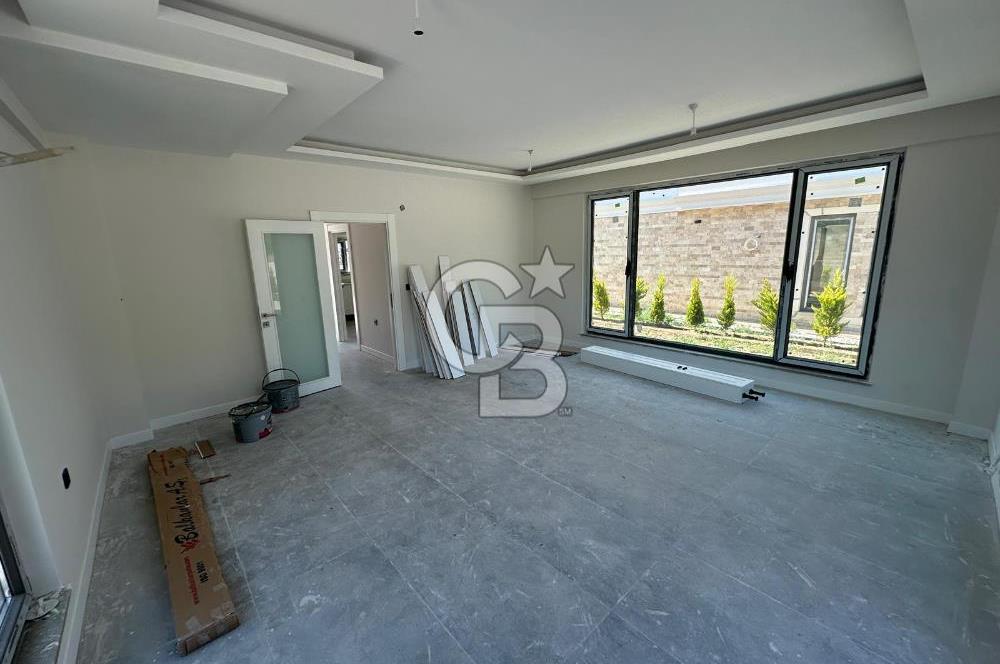 ÇANAKKALE GÜZELYALIDA MÜSTAKİL HAVUZLU SATILIK 3+1 VİLLA