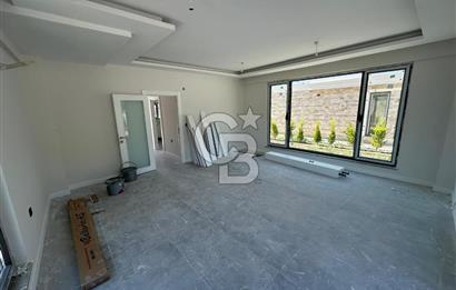 ÇANAKKALE GÜZELYALIDA MÜSTAKİL HAVUZLU SATILIK 3+1 VİLLA