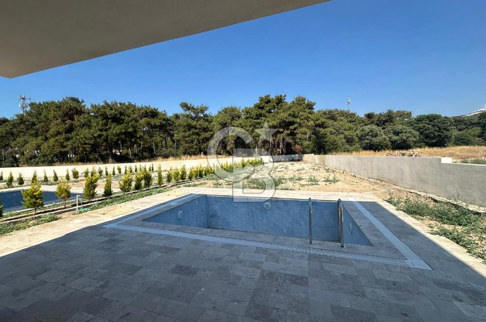 ÇANAKKALE GÜZELYALIDA MÜSTAKİL HAVUZLU SATILIK 3+1 VİLLA