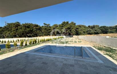 ÇANAKKALE GÜZELYALIDA MÜSTAKİL HAVUZLU SATILIK 3+1 VİLLA