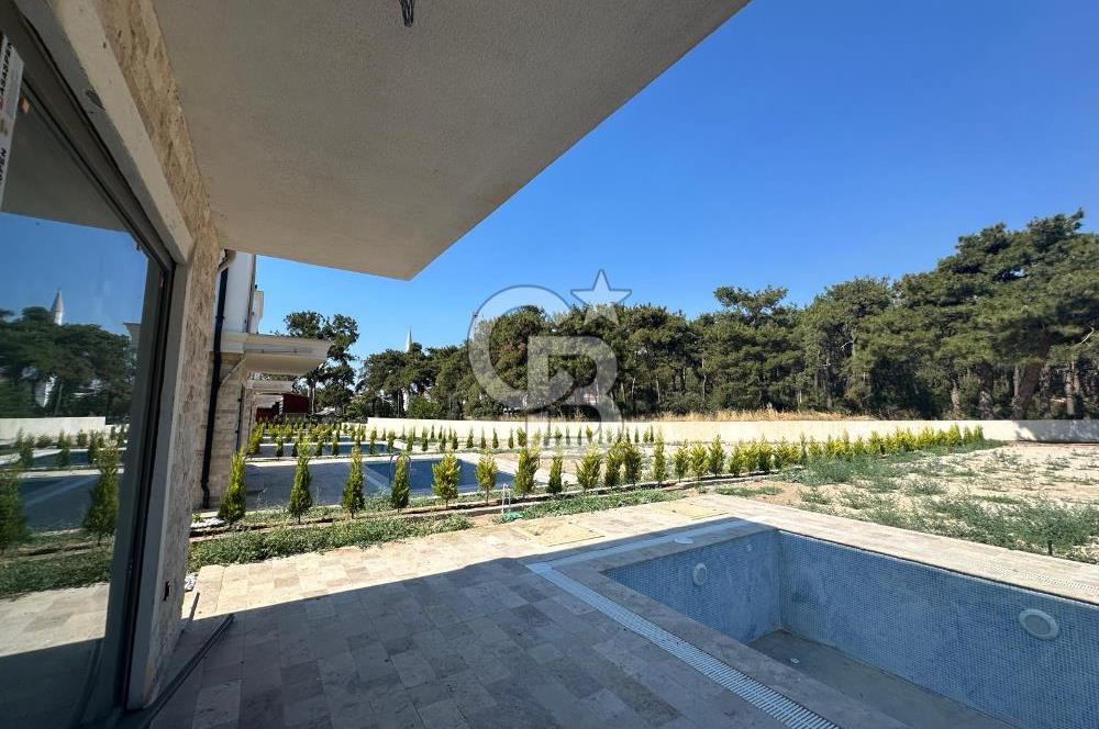 ÇANAKKALE GÜZELYALIDA MÜSTAKİL HAVUZLU SATILIK 3+1 VİLLA