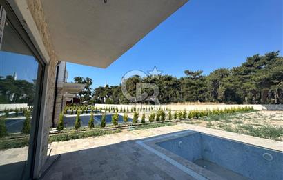 ÇANAKKALE GÜZELYALIDA MÜSTAKİL HAVUZLU SATILIK 3+1 VİLLA