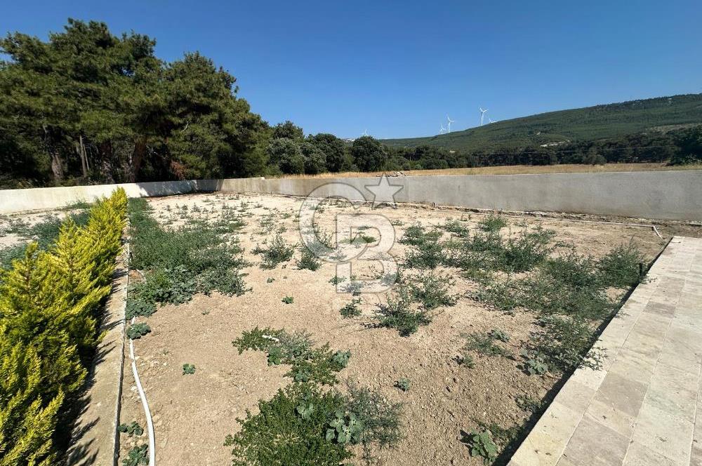ÇANAKKALE GÜZELYALIDA MÜSTAKİL HAVUZLU SATILIK 3+1 VİLLA