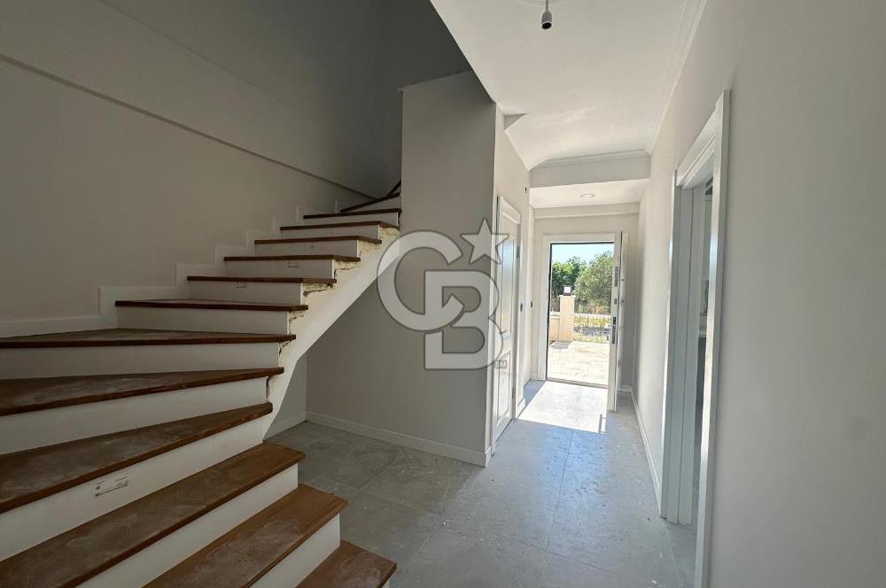 ÇANAKKALE GÜZELYALIDA MÜSTAKİL HAVUZLU SATILIK 3+1 VİLLA