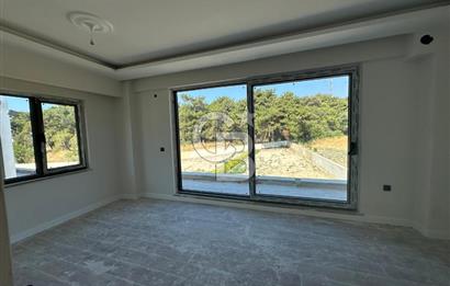 ÇANAKKALE GÜZELYALIDA MÜSTAKİL HAVUZLU SATILIK 3+1 VİLLA