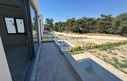 ÇANAKKALE GÜZELYALIDA MÜSTAKİL HAVUZLU SATILIK 3+1 VİLLA