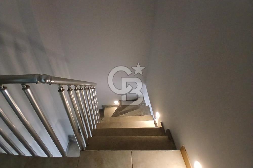İzmir Ulukent’te Satılık 4+1 Dubleks Daire