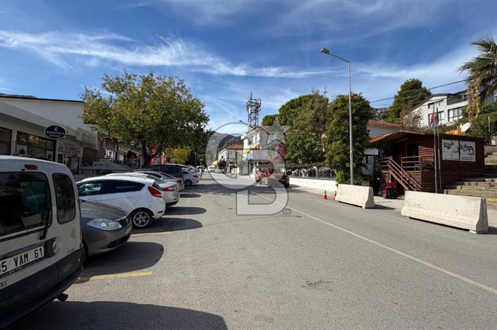 Karaburun Merkez'de Satılık Dükkan