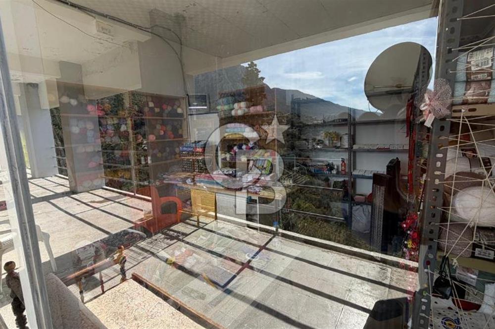Karaburun Merkez'de Satılık Dükkan
