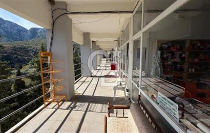 Karaburun Merkez'de Satılık Dükkan