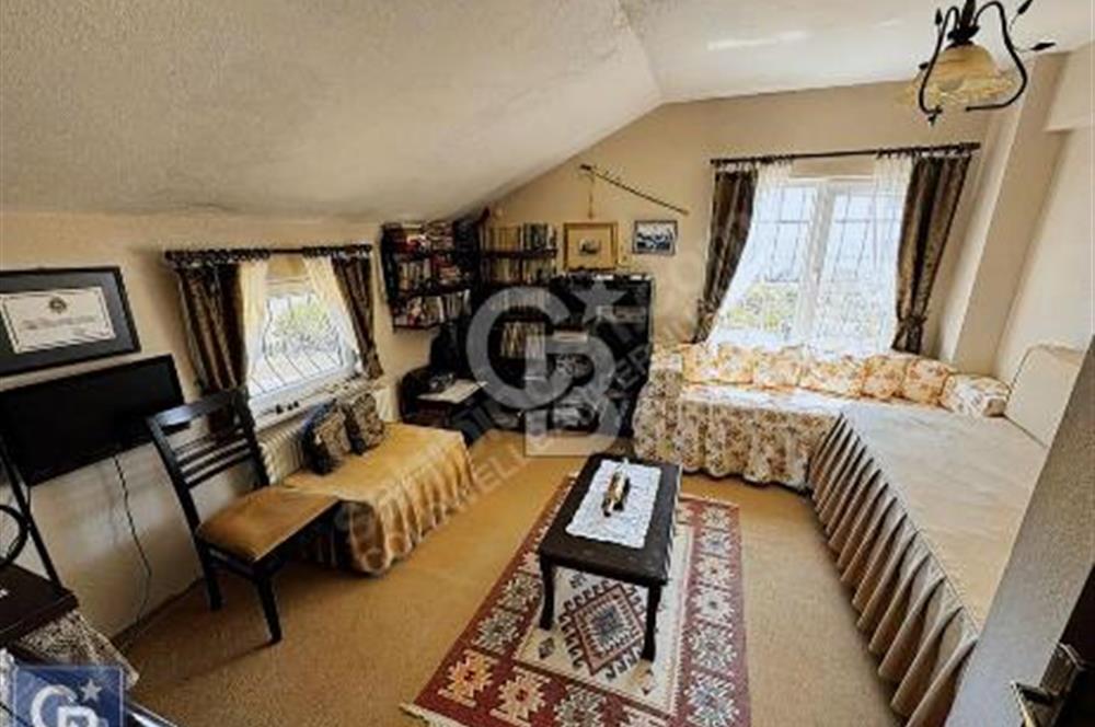 ÇANAKKALE, LAPSEKİ, GÖKKÖY'DE SATILIK ÇİFTLİK EVİ VE ARAZİSİ