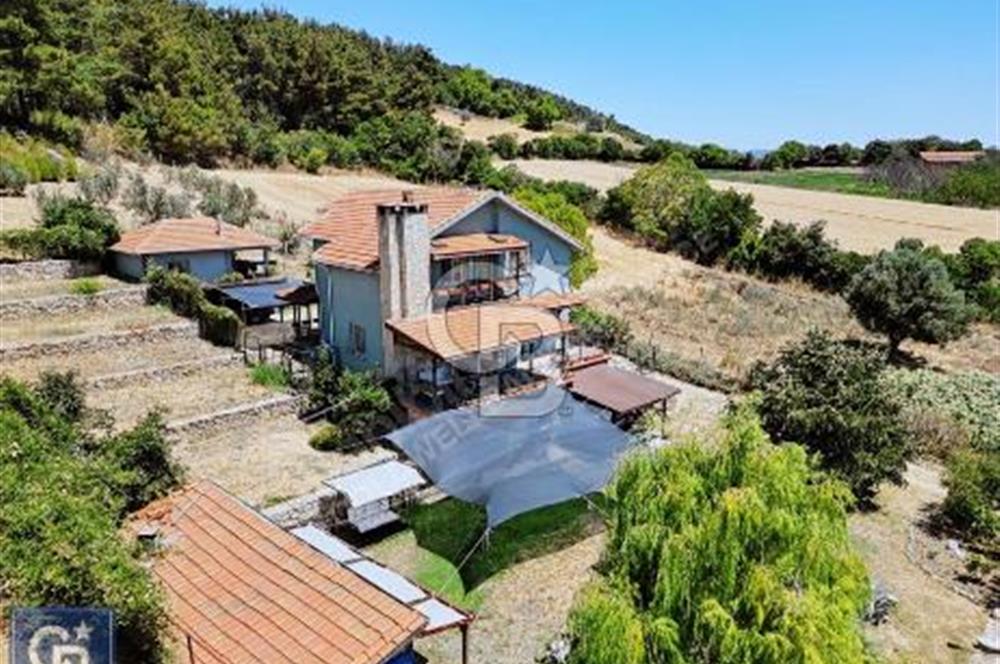 ÇANAKKALE, LAPSEKİ, GÖKKÖY'DE SATILIK ÇİFTLİK EVİ VE ARAZİSİ