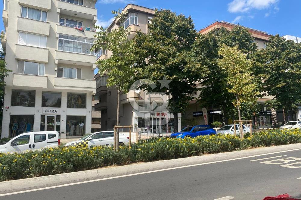 Acıbadem Caddesi Satılık Dükkan