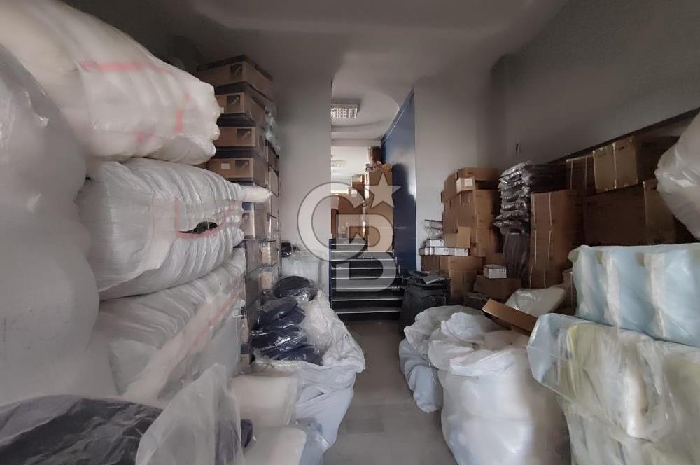 Karabağlar Selgeçen Modeka İş Merkezinde Satılık Dükkan