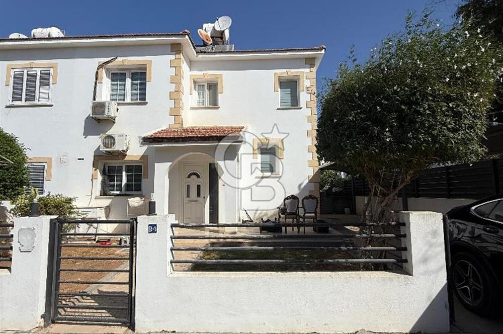 Yenikent Bölgesinde Satılık İkiz Villa !!!