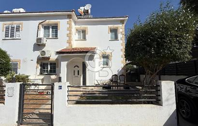 Yenikent Bölgesinde Satılık İkiz Villa !!!