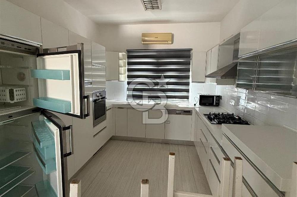 Yenikent Bölgesinde Satılık İkiz Villa !!!