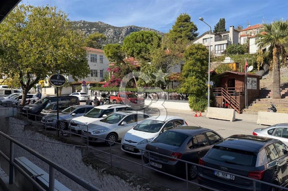 Karaburun Merkez'de Satılık Dükkan