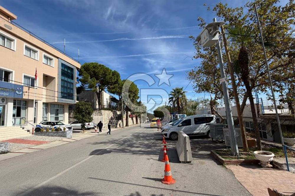 Karaburun Merkez'de Satılık Dükkan