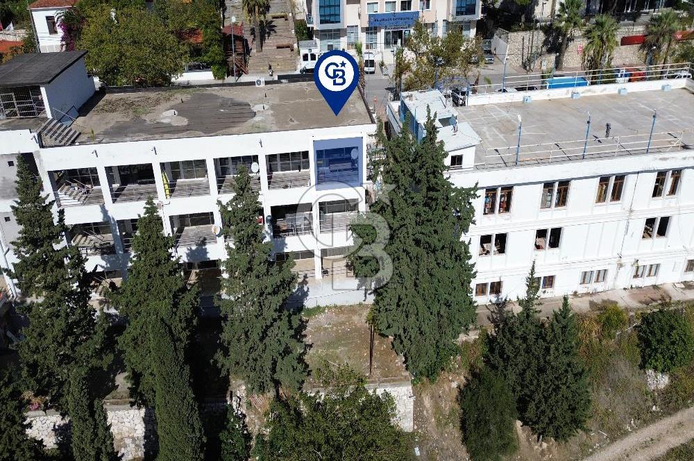 Karaburun Merkez'de Satılık Dükkan