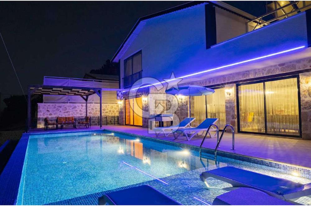 CB GİZDEN KAŞ SARIBELEN MAHALLESİNDE SATILIK İKİ ADET 3+1 VİLLA