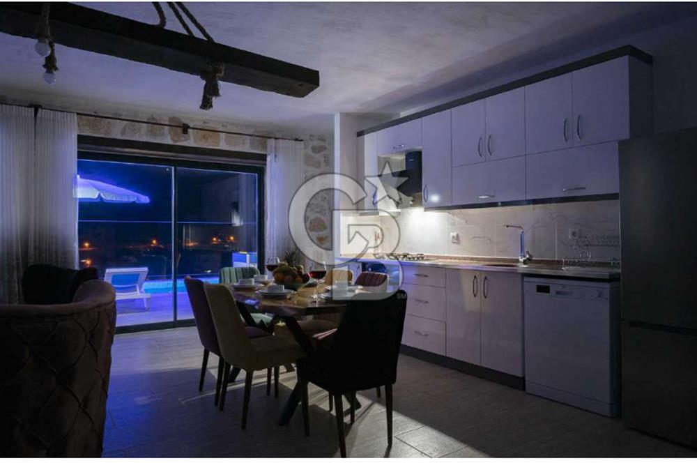 CB GİZDEN KAŞ SARIBELEN MAHALLESİNDE SATILIK İKİ ADET 3+1 VİLLA