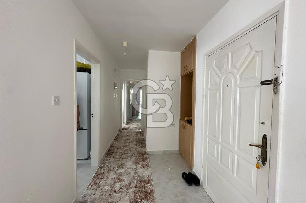 Girne Liman Üzerinde Satılık 3+1 Balkonlu Daire !!!