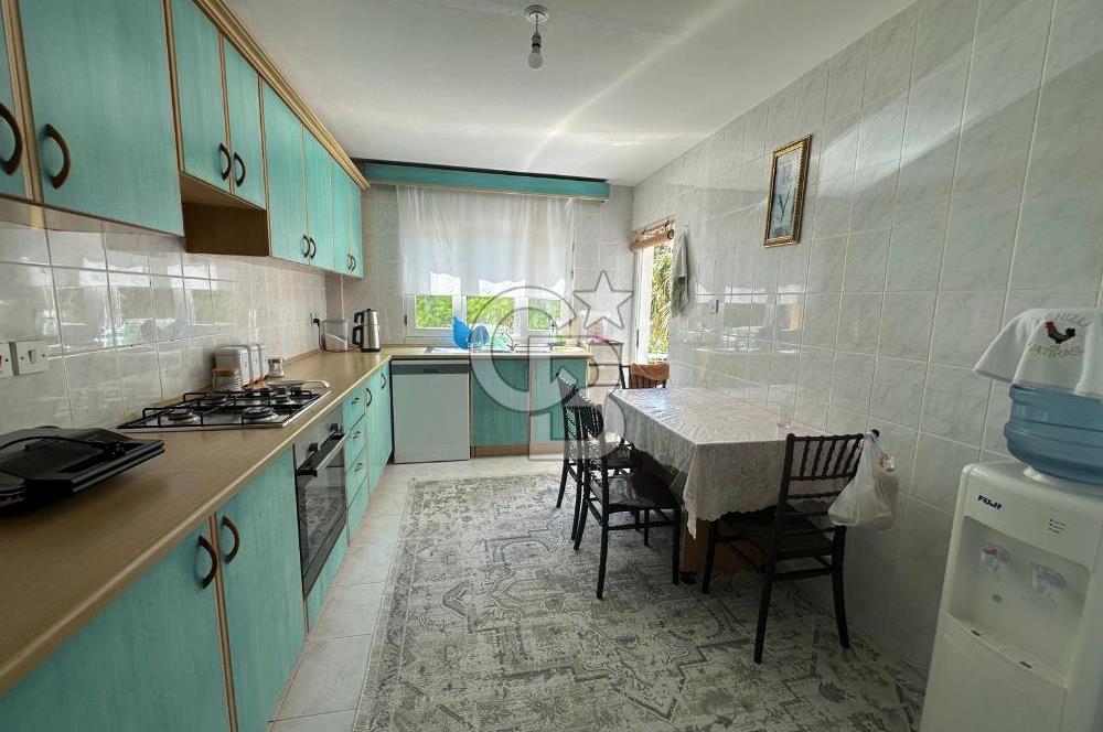 Girne Liman Üzerinde Satılık 3+1 Balkonlu Daire !!!