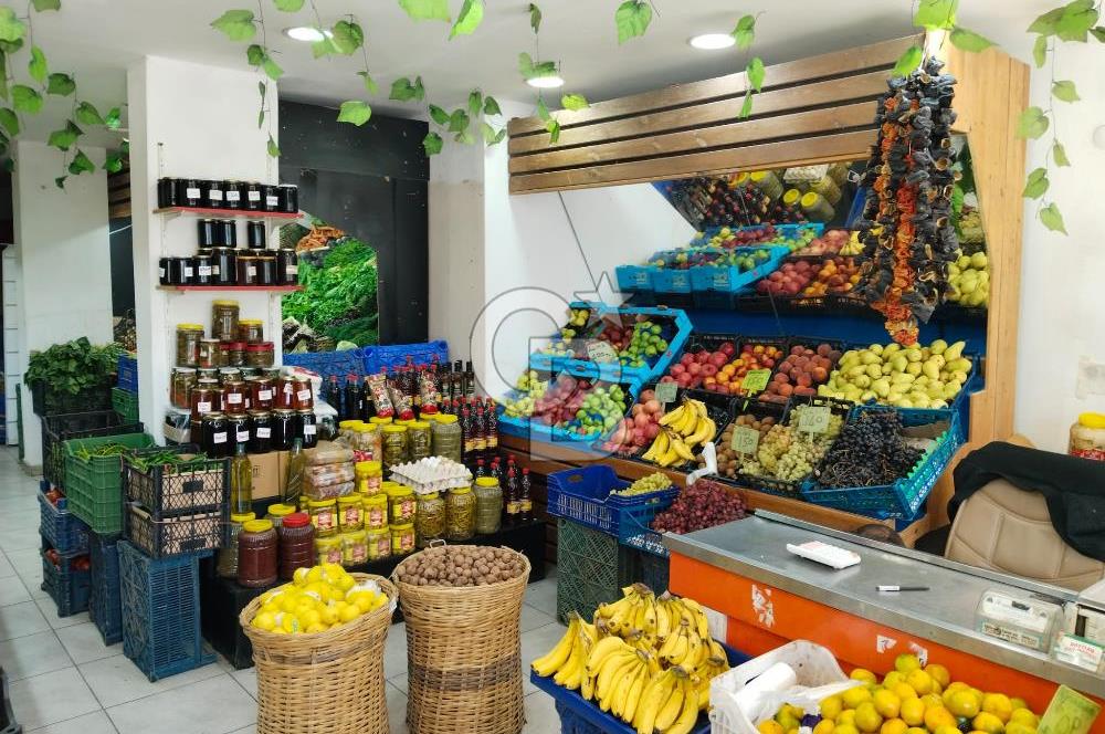 Arnavutköy Merkez Avlu 34 AVM Yakınında Devren Kiralık Manav