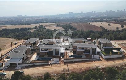 Saruhan Vadi'de Lüks Yaşam 5+1 300 m² Satılık Villa Fırsatı