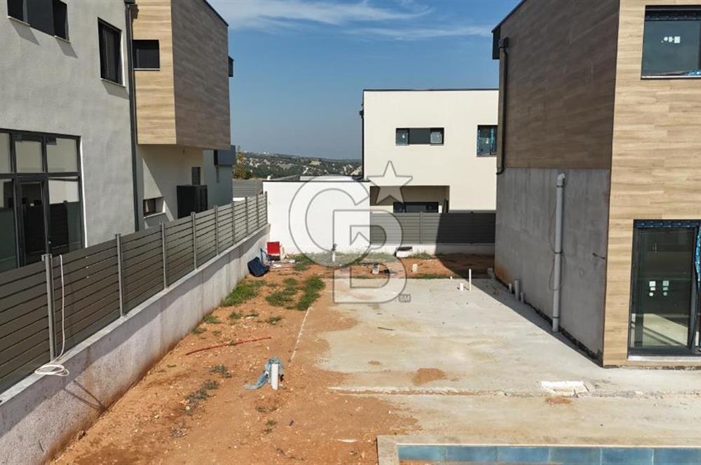 Saruhan Vadi'de Lüks Yaşam 5+1 300 m² Satılık Villa Fırsatı