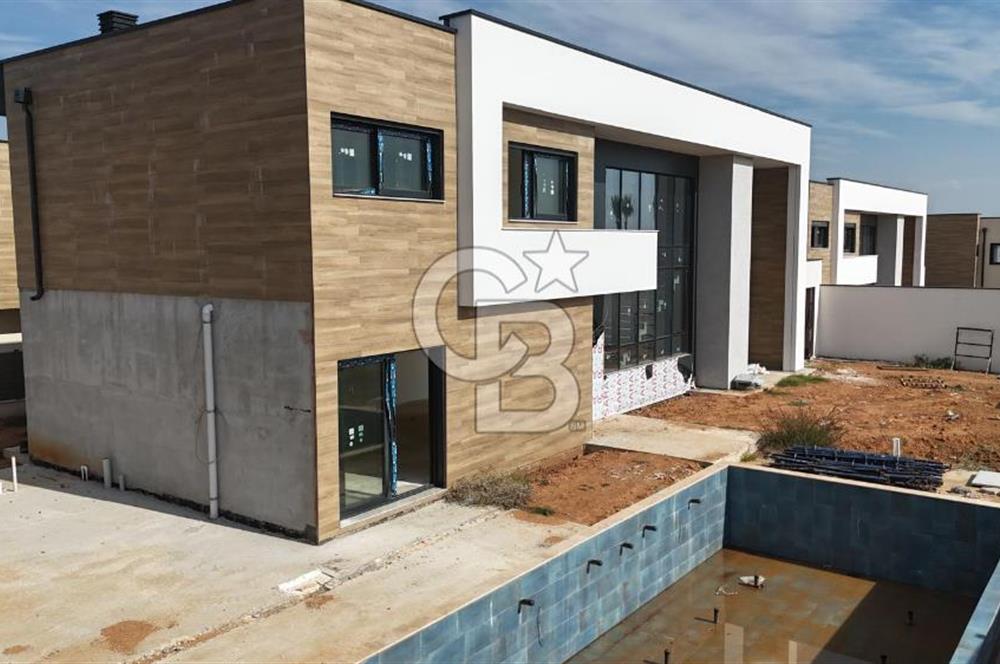 Saruhan Vadi'de Lüks Yaşam 5+1 300 m² Satılık Villa Fırsatı