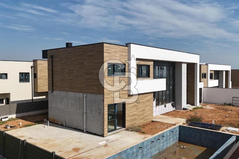 Saruhan Vadi'de Lüks Yaşam 5+1 300 m² Satılık Villa Fırsatı