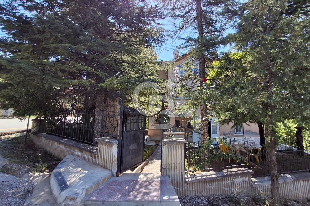 Elmadağ Hasanoğlan Bahçelievler'de Satılık 5+2 Triplex Villa