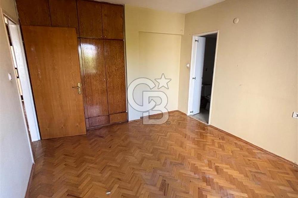 Torbalı Mithat Paşa Caddesi’nde Merkezi Konumda Geniş 3+1 Daire