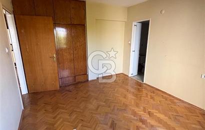 Torbalı Mithat Paşa Caddesi’nde Merkezi Konumda Geniş 3+1 Daire