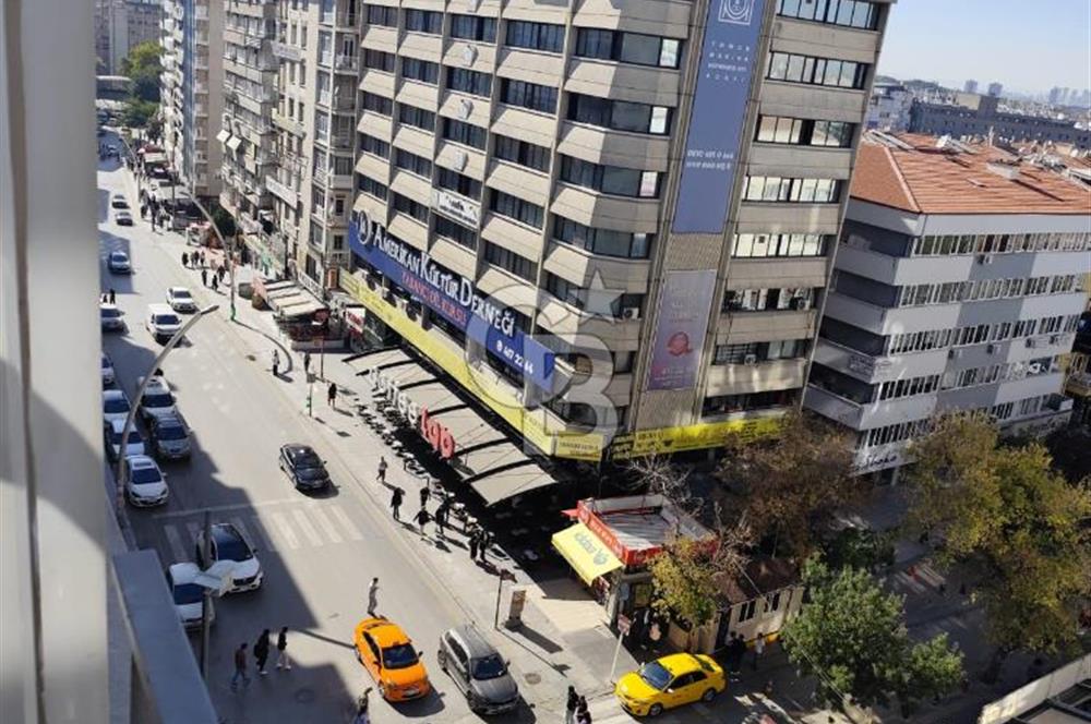 Kızılay Merkezde Satılık 4+1 Daire