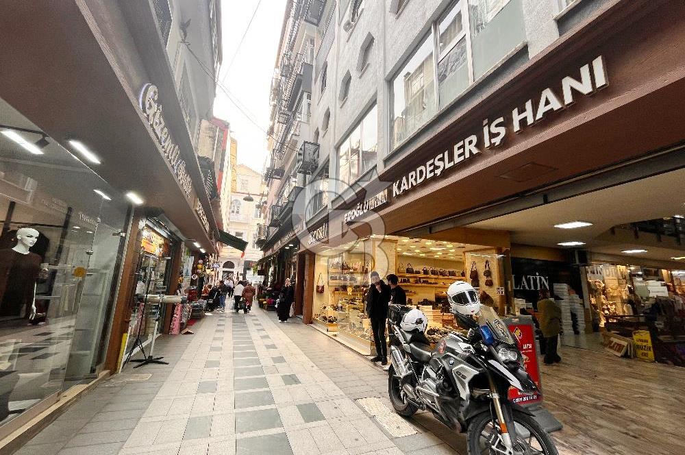 KARDEŞLER PASAJI'NDA DEVREN KİRALIK DÜKKAN FIRSATI