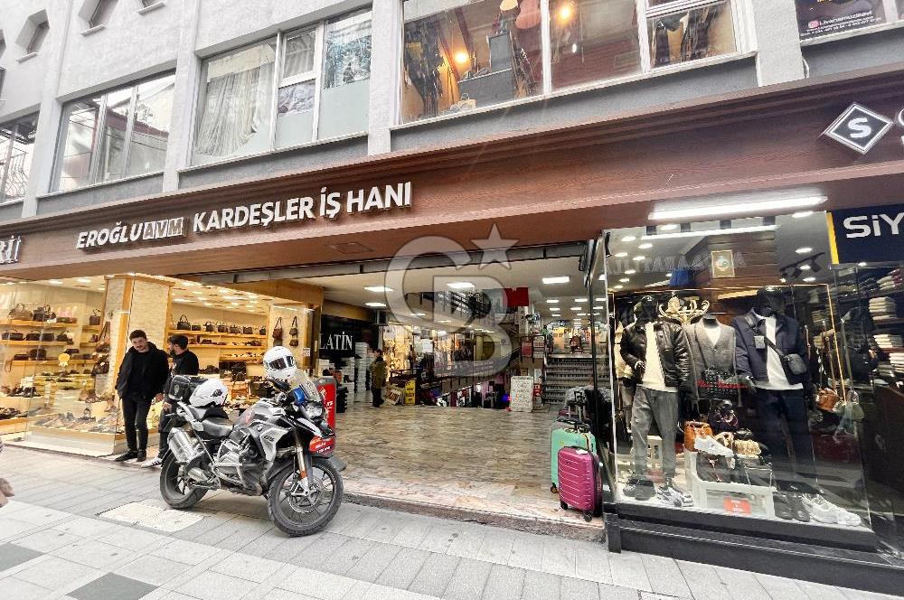  KARDEŞLER PASAJI'NDA DEVREN KİRALIK DÜKKAN FIRSATI