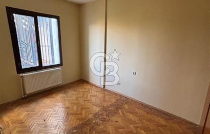 Torbalı Mithat Paşa Caddesi’nde Merkezi Konumda Geniş 3+1 Daire
