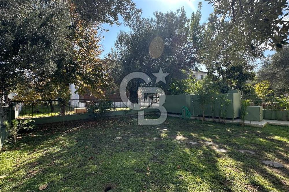 Ayvalık Sahilkent Site İçerisinde Denize Sıfır Bahçeli Villa