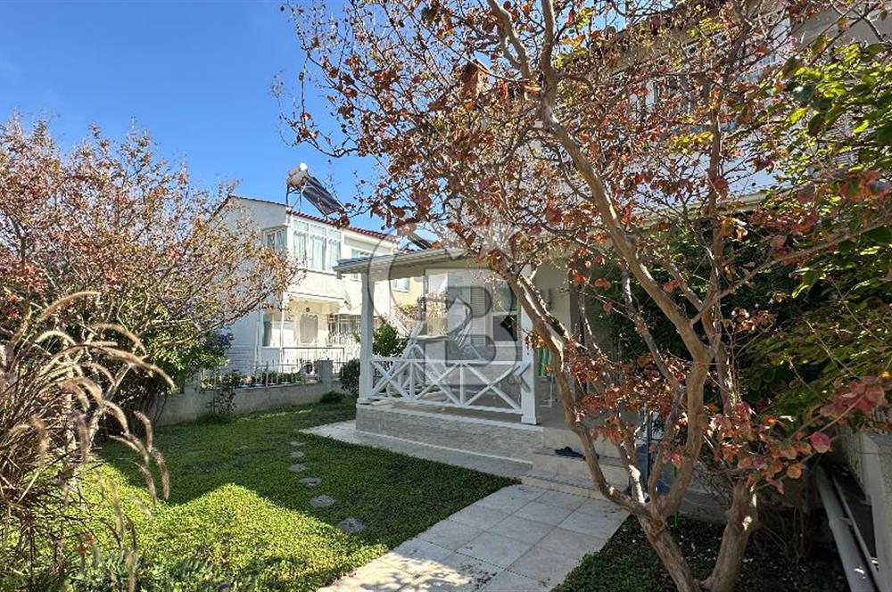 Ayvalık Sahilkent Site İçerisinde Denize Sıfır Bahçeli Villa