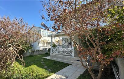 Ayvalık Sahilkent Site İçerisinde Denize Sıfır Bahçeli Villa