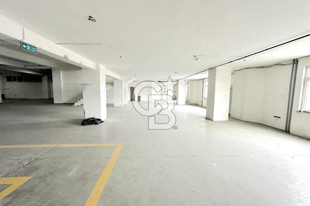 Beylikdüzü OSB Kiralık Fabrika Depo Yüksek Girişli 1.830m2