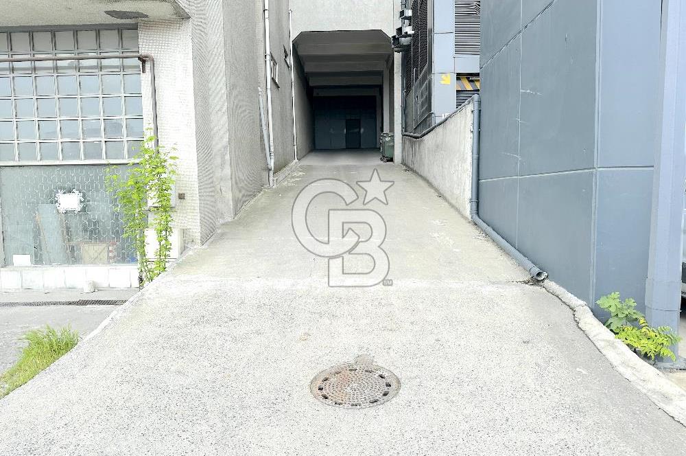 Beylikdüzü OSB Kiralık Fabrika Depo Yüksek Girişli 1.830m2