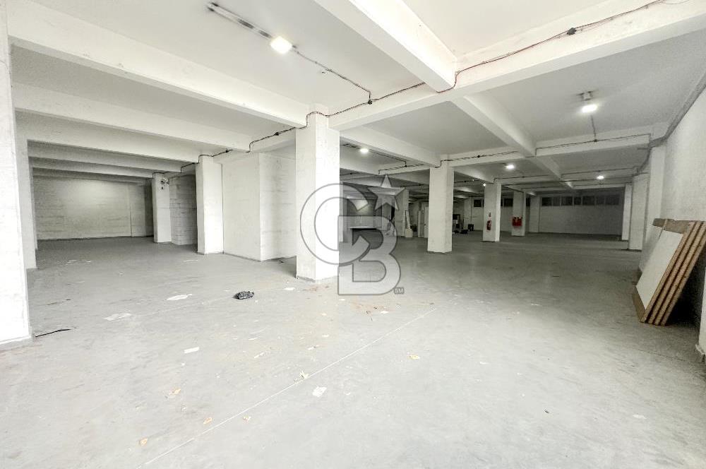 Beylikdüzü OSB Kiralık Fabrika Depo Yüksek Girişli 1.830m2