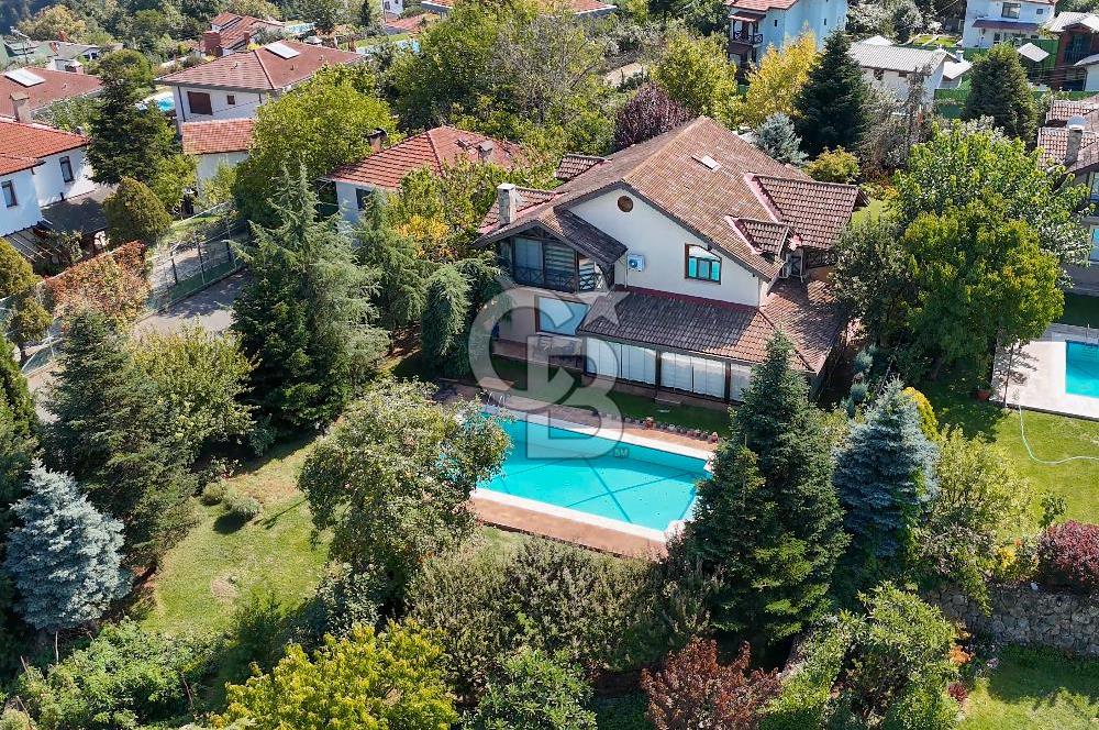 SAPANCA MAHMUDİYE'DE GÖL MANZARALI, HAVUZLU, MÜSTAKİL 5+1 VİLLA